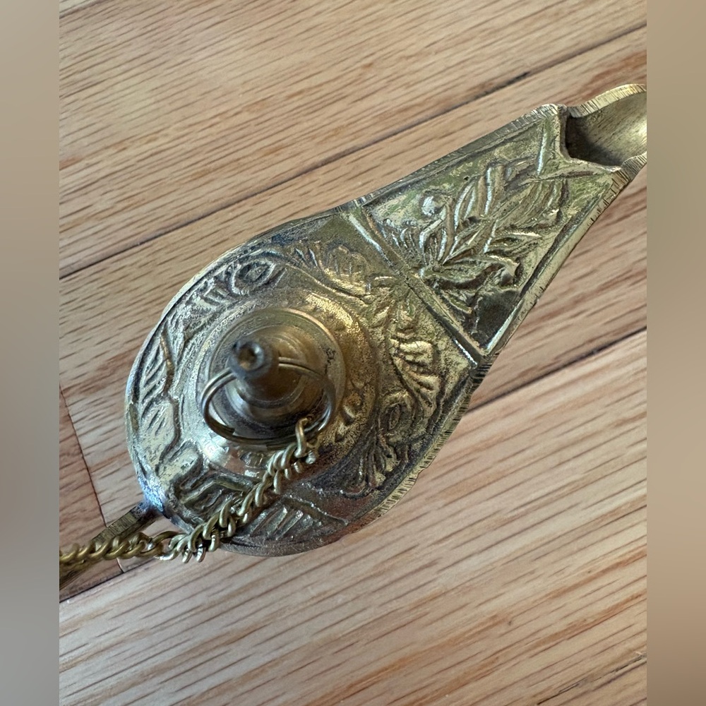 Hand size Brass Genie Lamp - Picture 5 of 5
